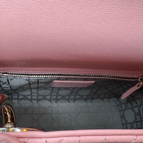 Dior Small Charm Lady Dior - Picture 16 of 16